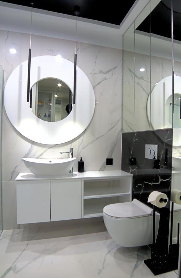Blue Velvet Premium Apartments III ทอรูน ภายนอก รูปภาพ