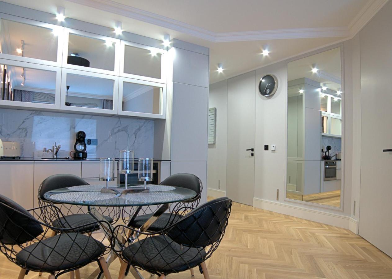Blue Velvet Premium Apartments III ทอรูน ภายนอก รูปภาพ