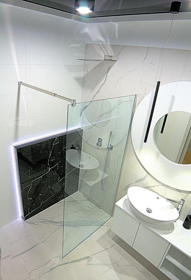 Blue Velvet Premium Apartments III ทอรูน ภายนอก รูปภาพ