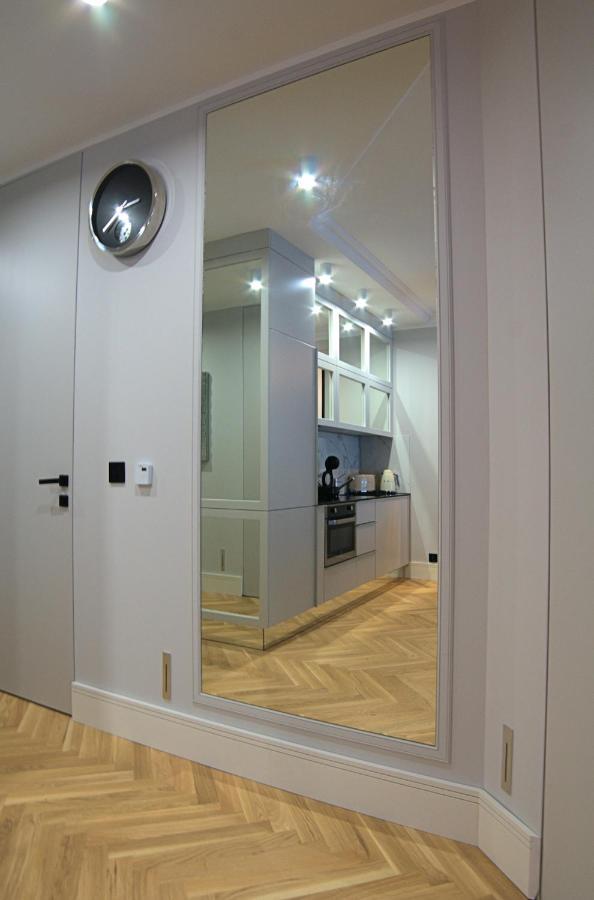 Blue Velvet Premium Apartments III ทอรูน ภายนอก รูปภาพ